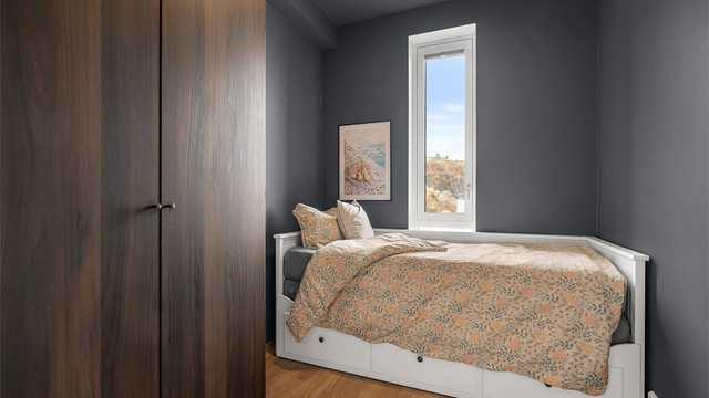 Det andre soverommet egner seg godt som barnerom, gjesterom eller kontor.