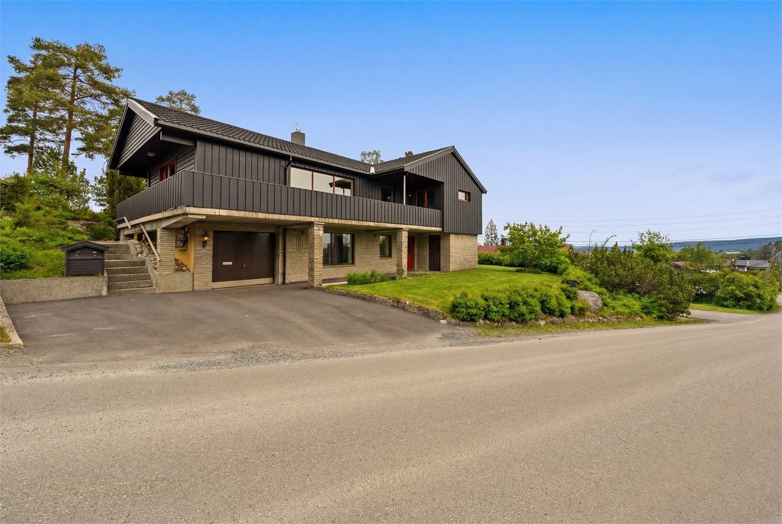 For økt trygghet er det installert radonsug i boligen etter tidligere radonmåling. 