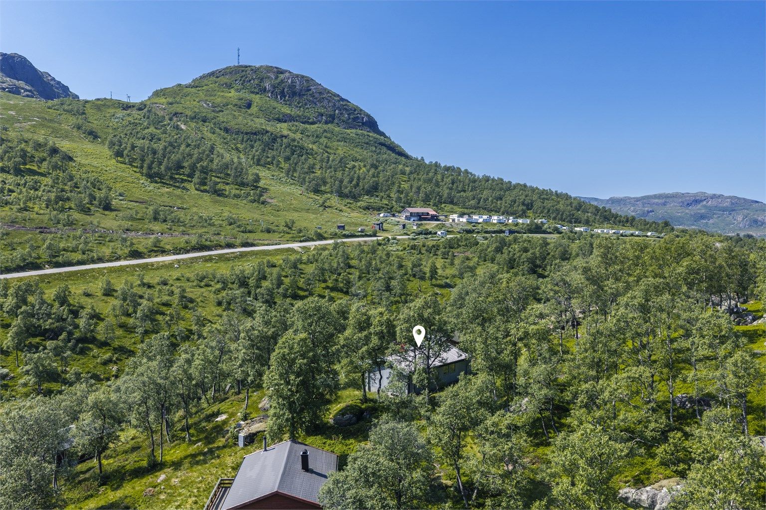 Super hytte både sommer og vinter - kort avstand til skitrekket.