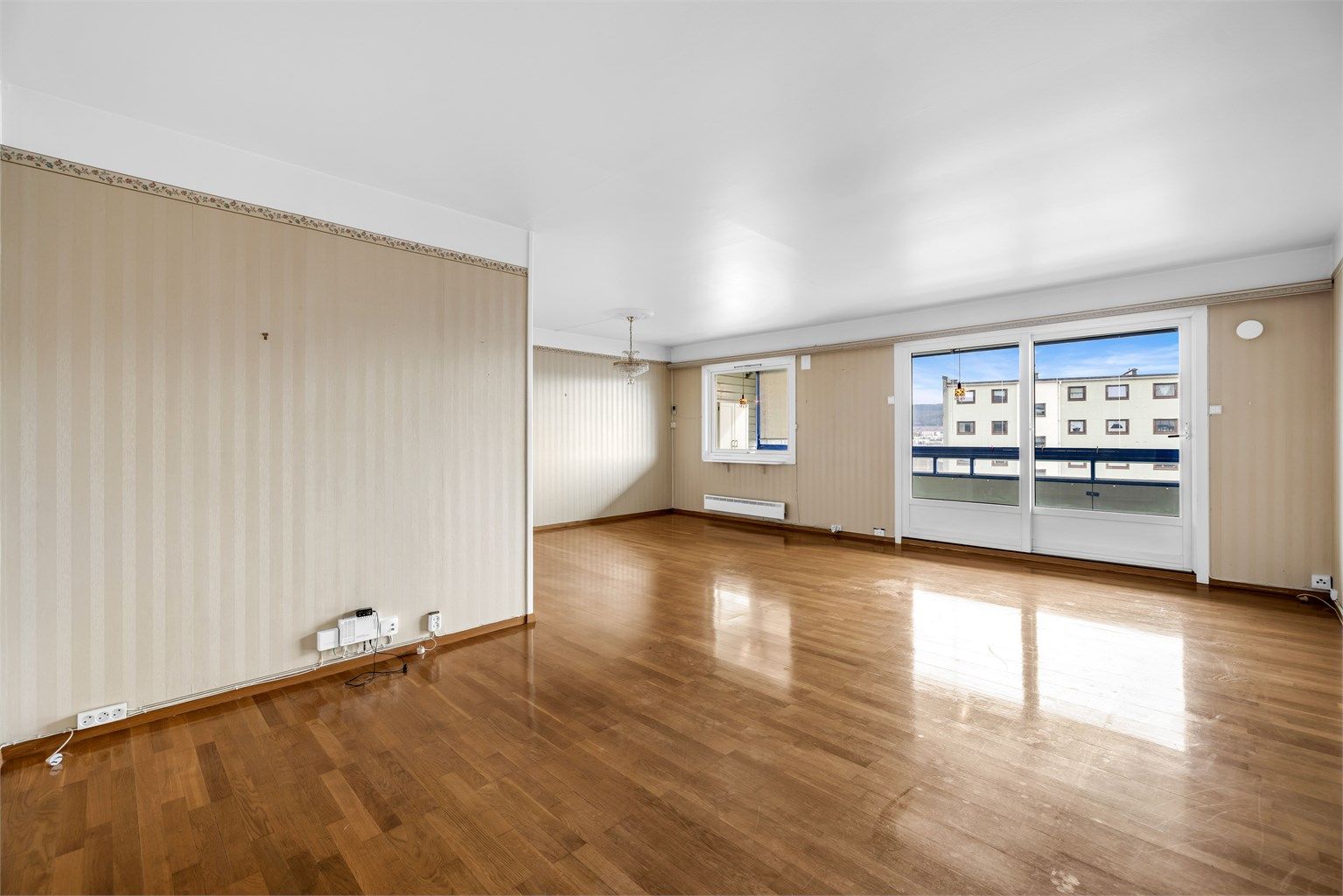 Velkommen til Veitvetveien 4A! Presentert av Halvor L. Heikkilä ved Krogsveen Majorstuen og Oslo Vest