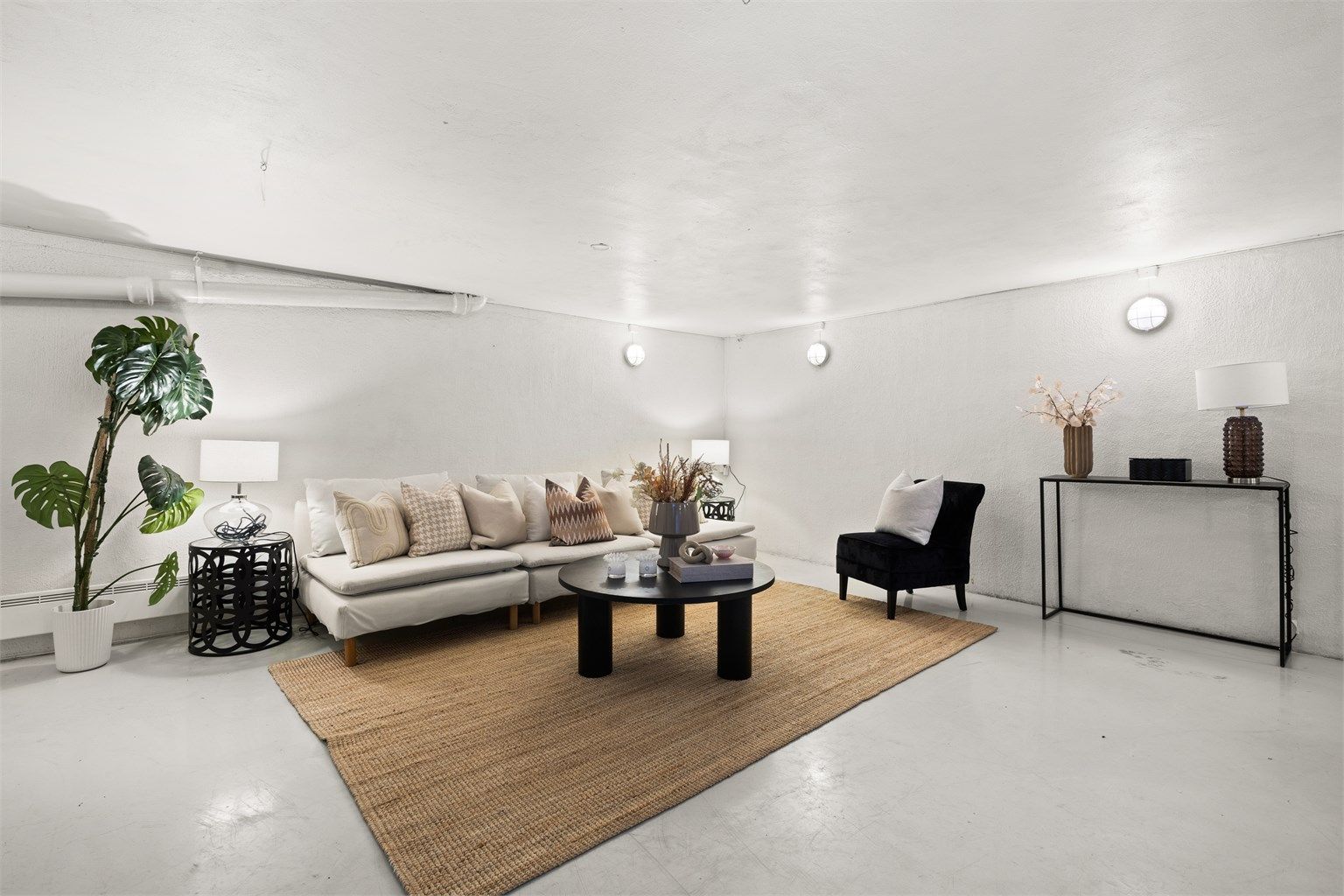 Garasjekjeller: Hobbyrom (ikke byggemeldt/godkjent for varig opphold)