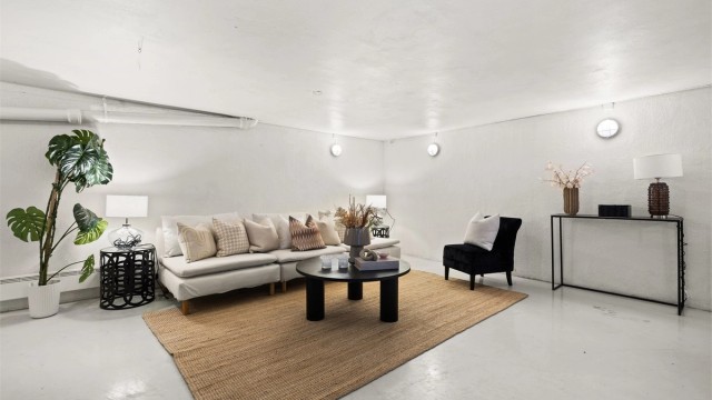 Garasjekjeller: Hobbyrom (ikke byggemeldt/godkjent for varig opphold)