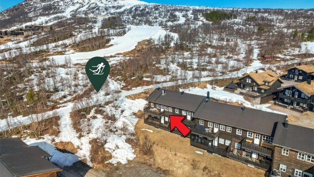 Solrikt rett ved skiløype og skisenteret.