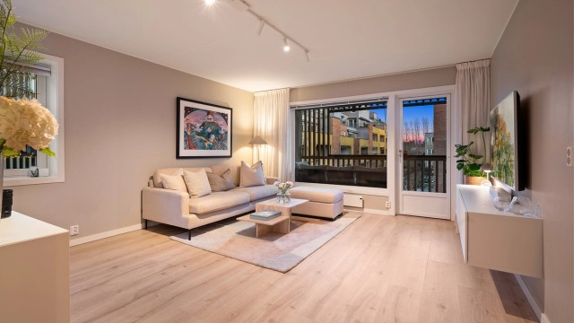 Dette er en påkostet 3-roms endeleilighet som er vesentlig oppgradert med de siste årene.