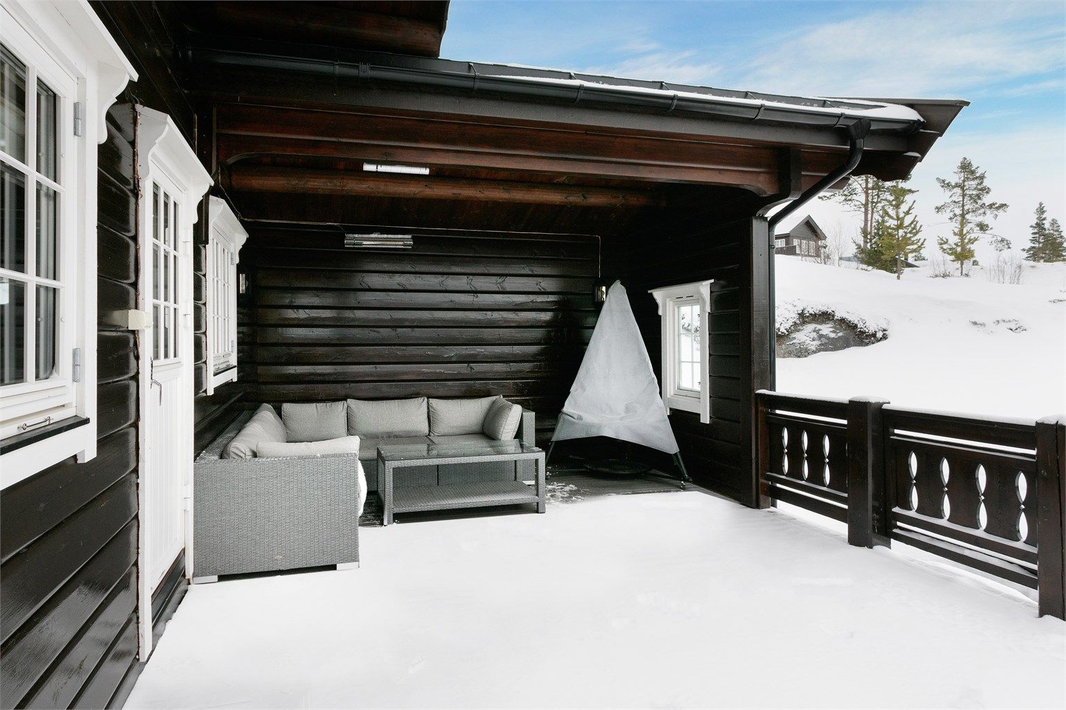 Overbygd utestue på terrassen