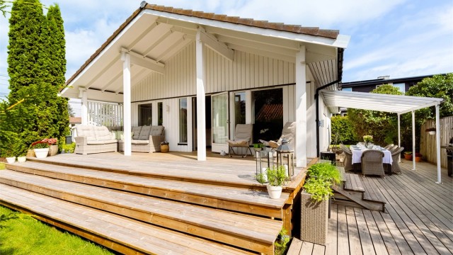 Krogsveen v/Simen Istre Grevskott har gleden av å presentere denne flotte og innholdsrike eneboligen med attraktiv beliggenhet på Høybråten.