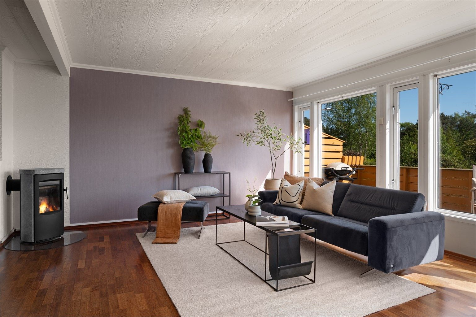 Her har man peis til vinterkveldene og ekstra hygge