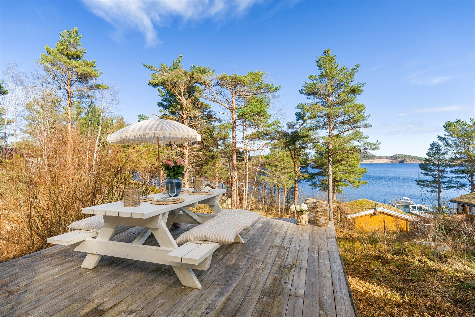 Terrassene måler hele 95 kvm til sammen.  