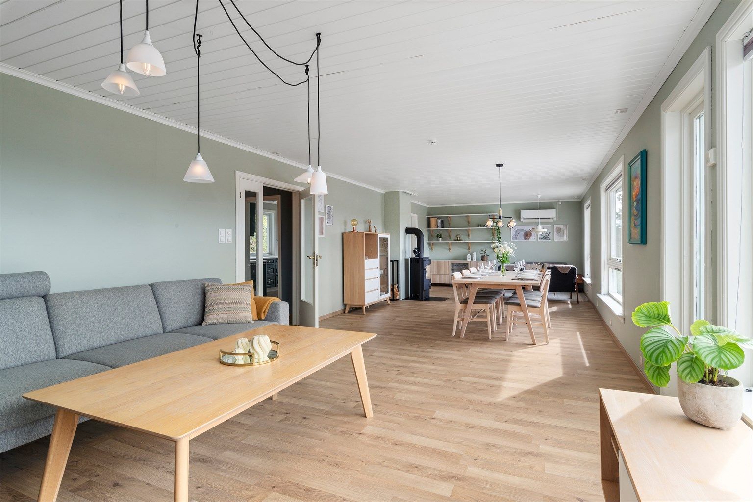 Leilighetens stue er på ca 47m², så her er det god plass til alle - enten om det er familien som samles eller gode venner!