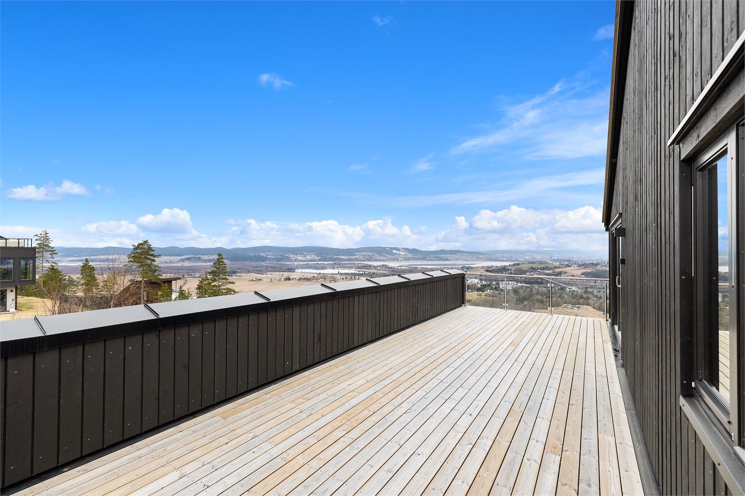 Takterrasse (Bilde fra nabo)