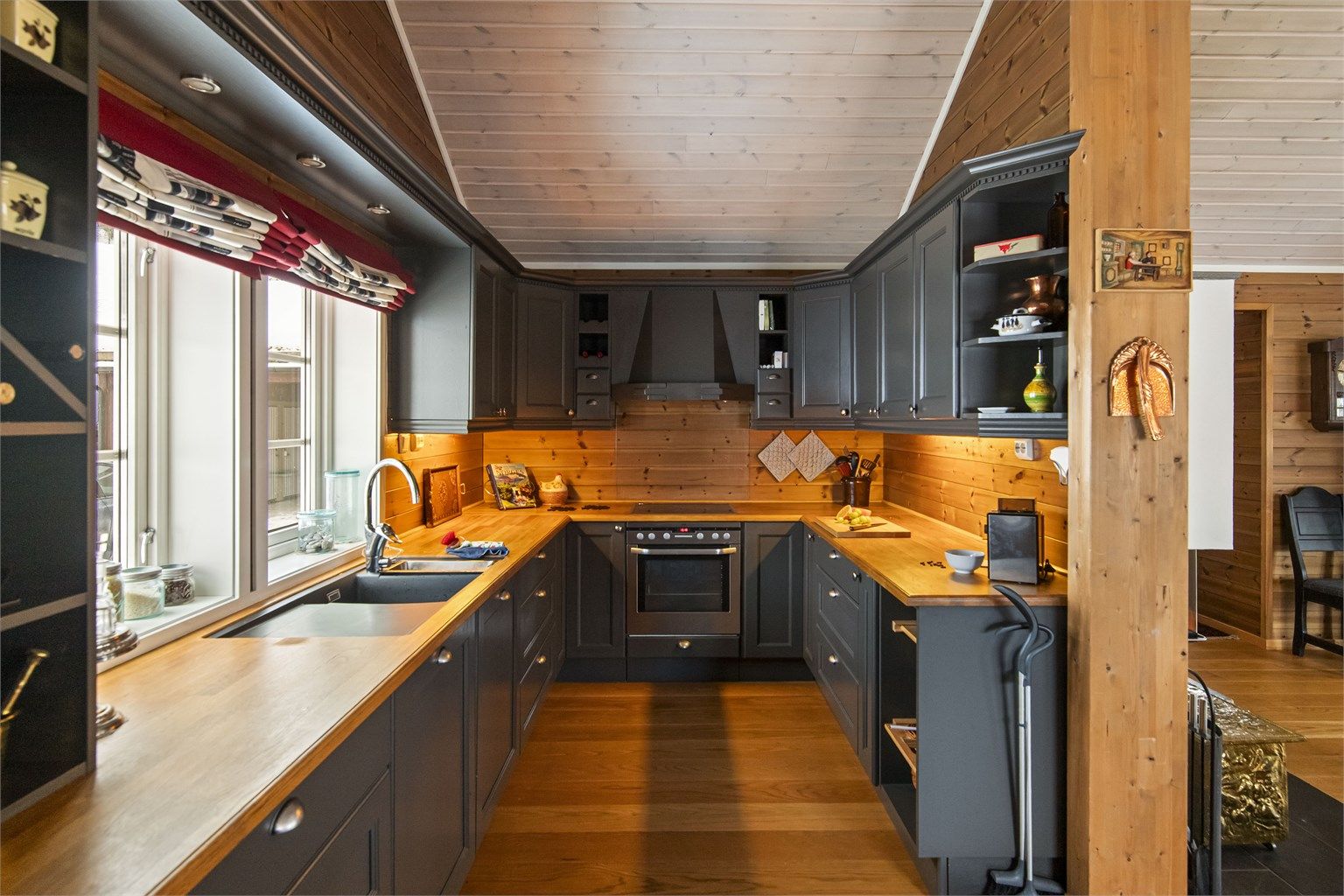 Kjøkkenet er smakfullt og en kokks drøm