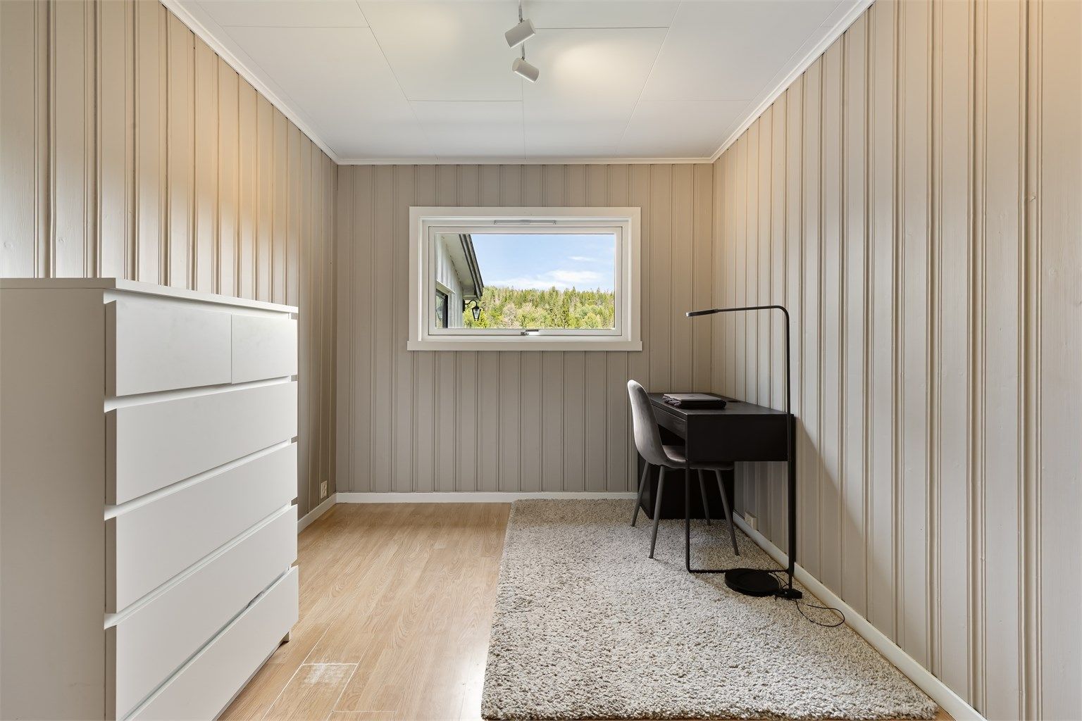 Et tredje rom i første etasje, perfekt som kontor.