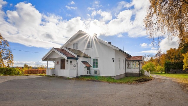 Stor villa med masse muligheter på en fantastisk eiendom