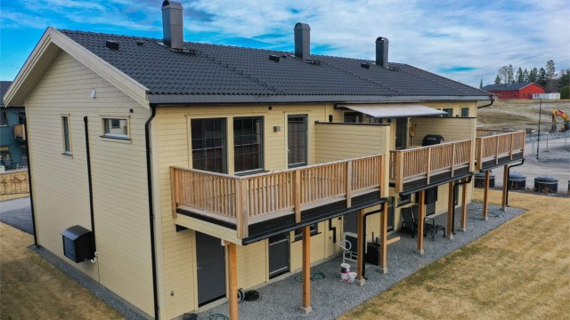 Verandaen er en herlig romforlengelse med god plass til utemøbler.