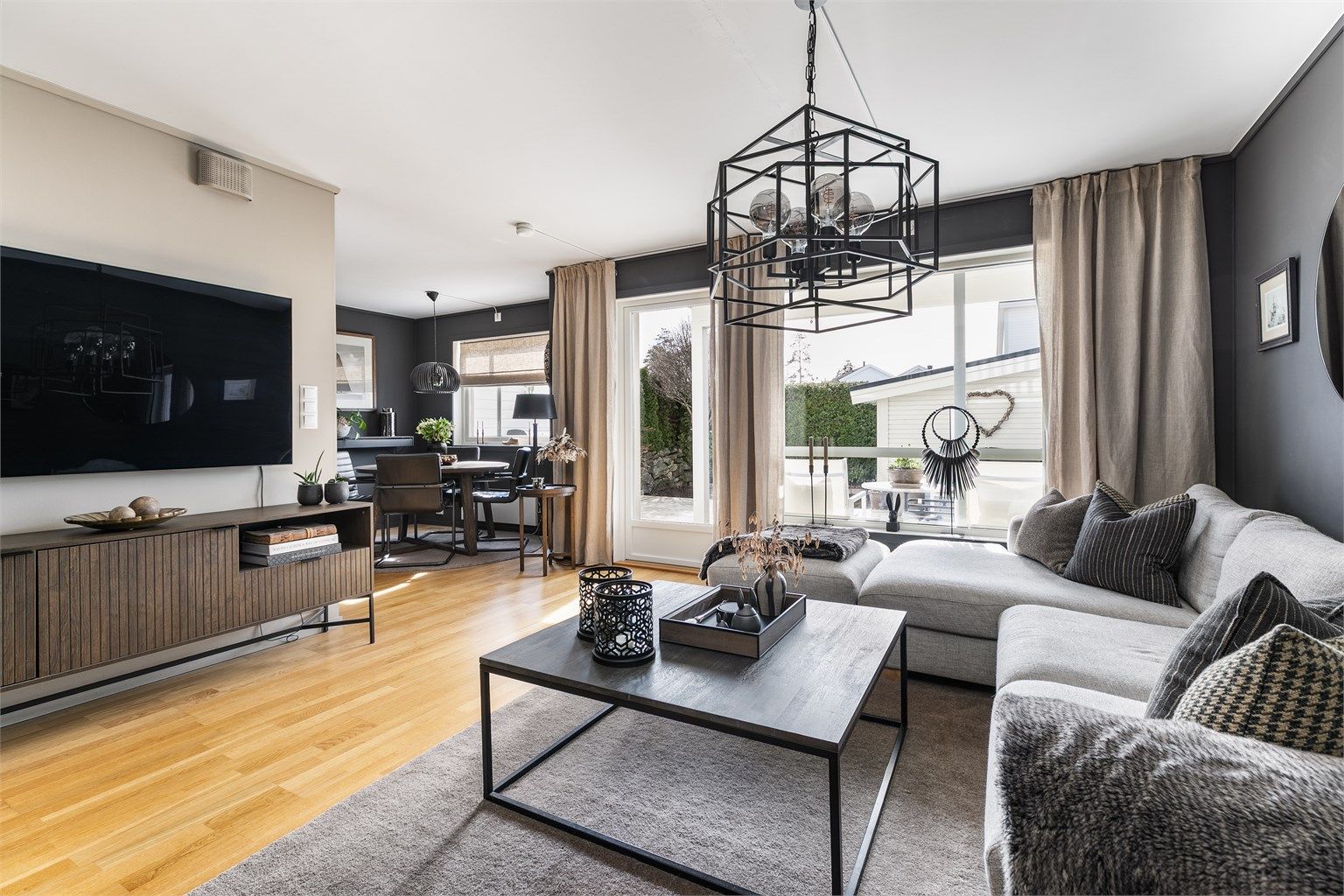 Ileveien 7B presenteres av Krogsveen.
Fotograf;  Børge Oppegård.