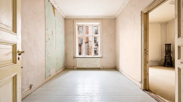 To av soverommene ligger vendt mot den rolige bakgården.