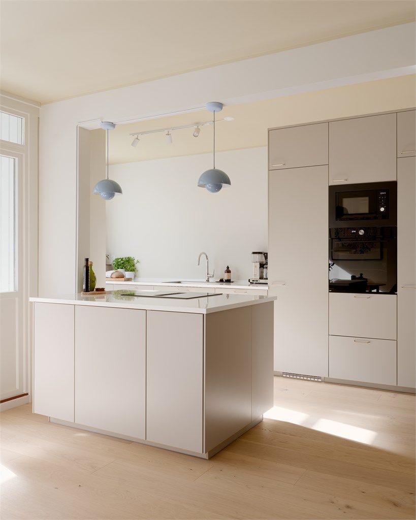 Leiligheten gjennomgikk i en "Extreme makeover" i 2025 og fremstår nå som et stilsikkert og gjennomført hjem