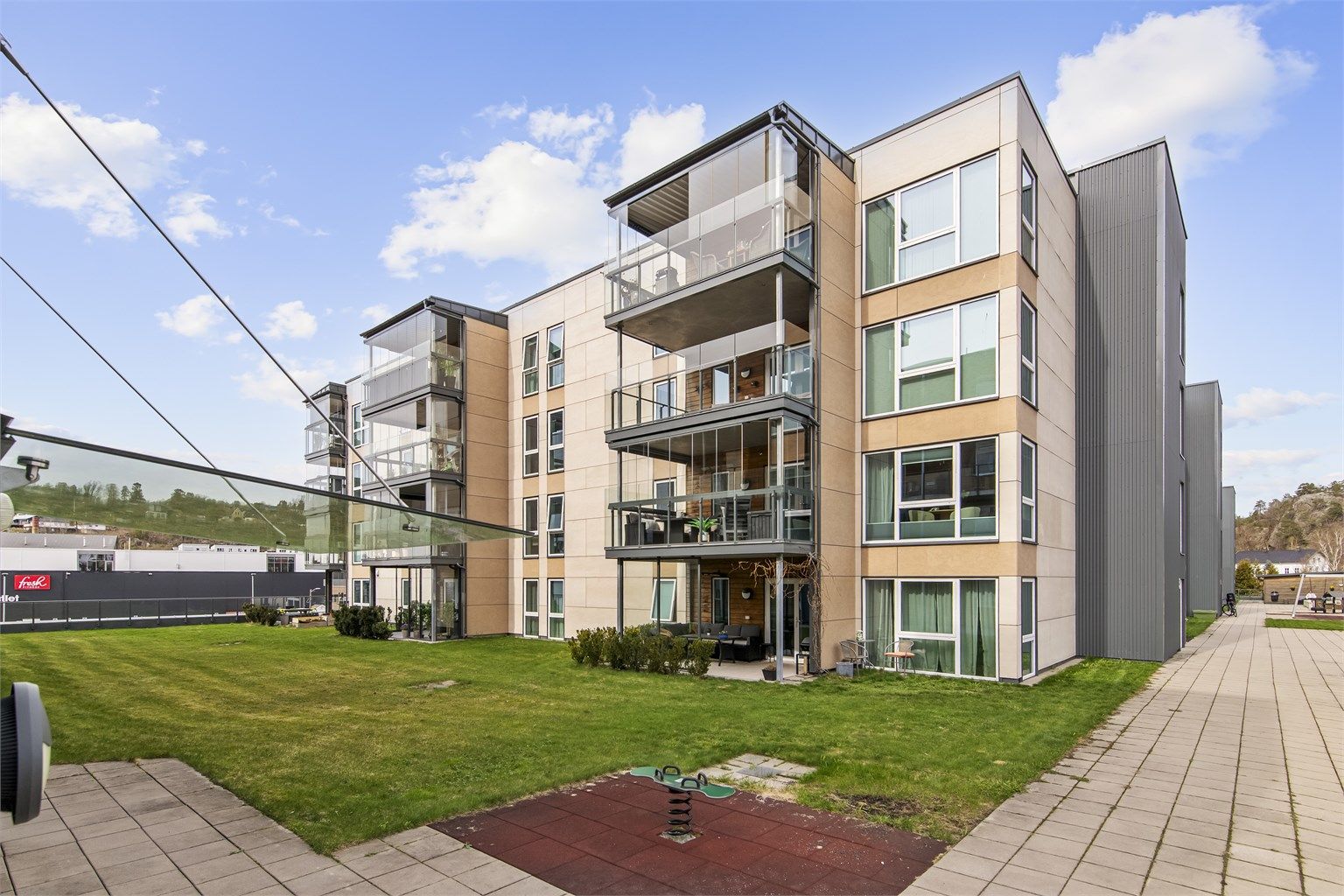 Kamfjordverven Borettslag består av 45 boliger og har velholdte uteområder.