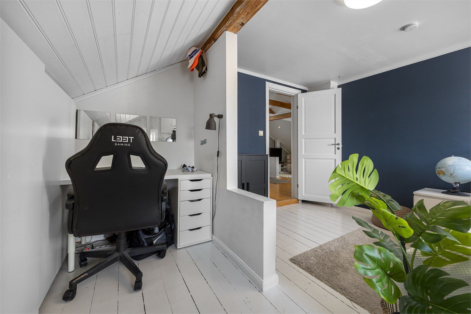 En smart avdeling av rommet gir mulighet for en egen sone til for eksempel en kontorplass.