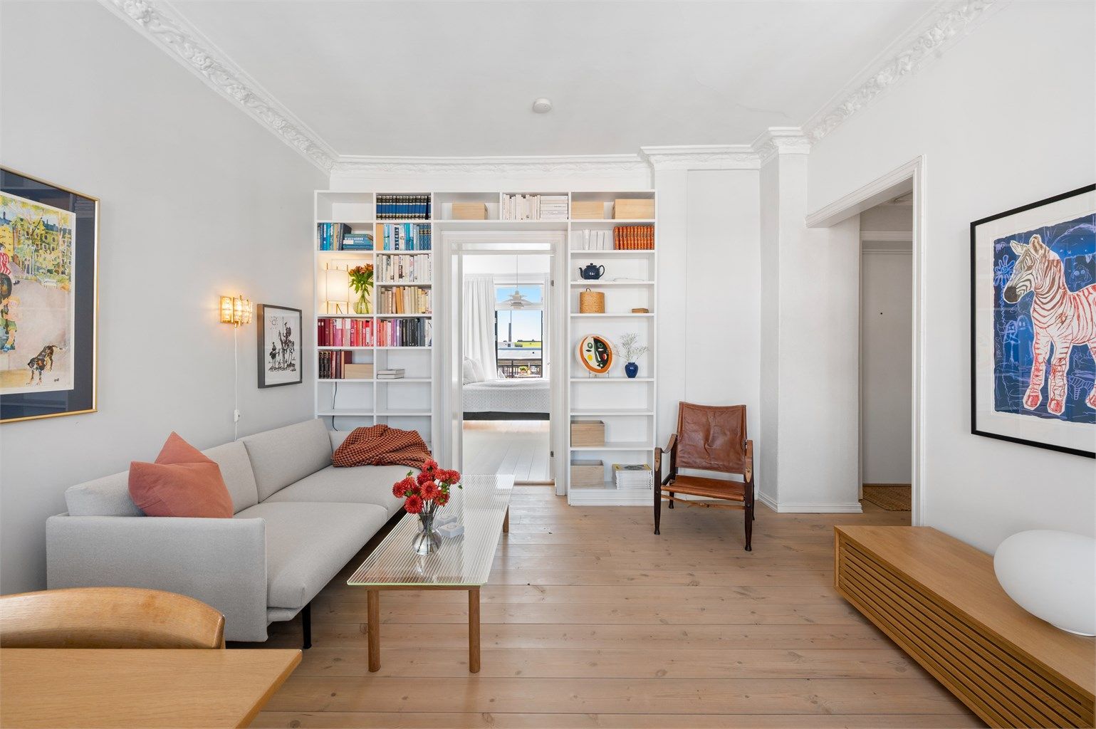 Leiligheten ligger sentralt til på populære Grünerløkka med kort avstand til bylivet og alt du måtte ønske