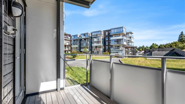 I tillegg til egen privat terrasse, kan man også benytte seg av den felles takterrassen.