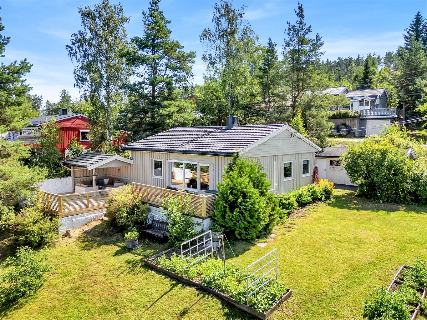 Romslig tomt på ca. 1.029 kvm.