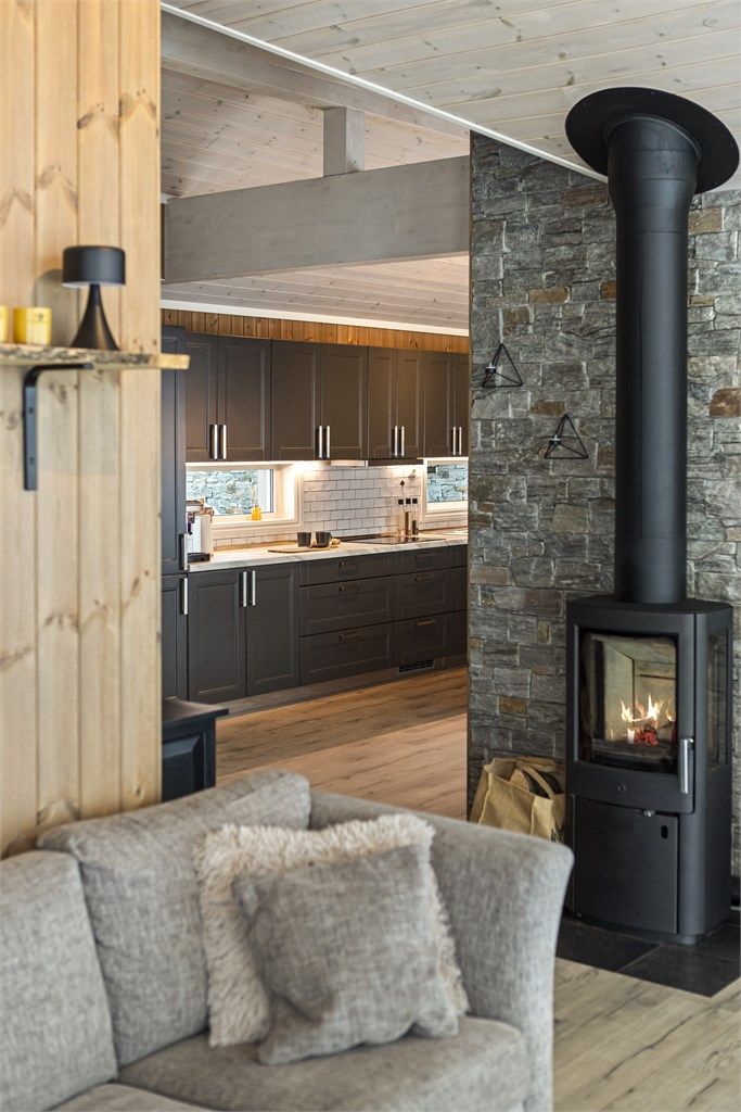 Stue og kjøkken/allrom er noe skjermet fra hverandre