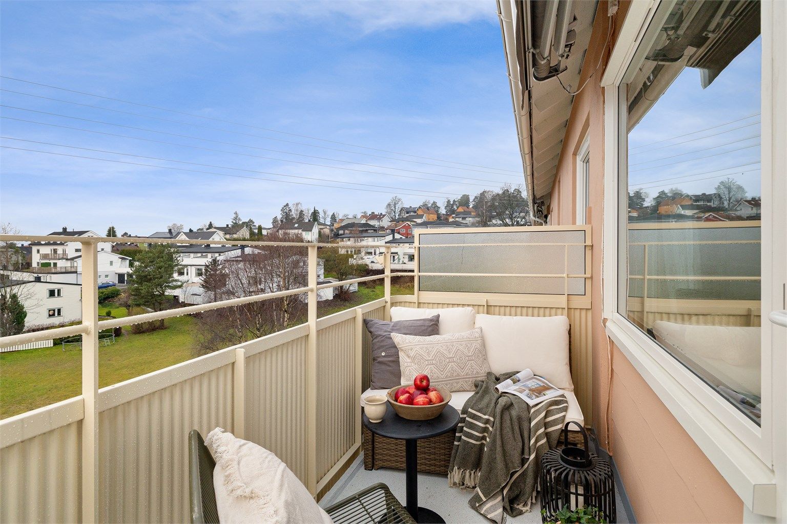  Moderne 3-roms topp- og endeleilighet m/solrik balkong og flott utsikt!