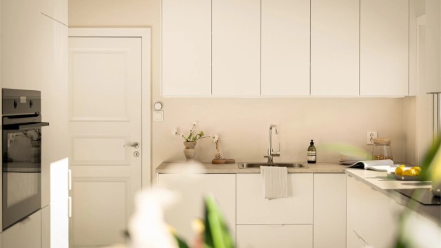 Moderne og innbydende nytt kjøkken fra Ikea med ren linjer.