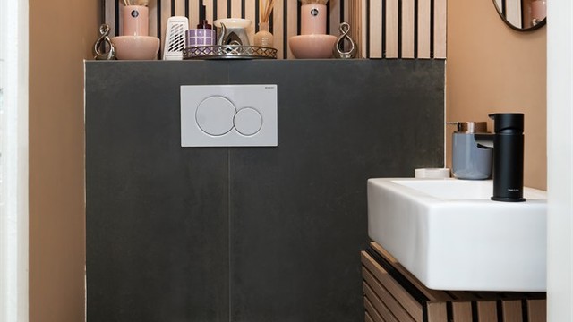 Leiligheten har et separat toalettrom, praktisk for gjester og travle morgener.