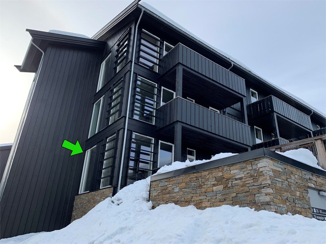 Hus Z/leil. 5201 ligger høyt og fritt i terrenget