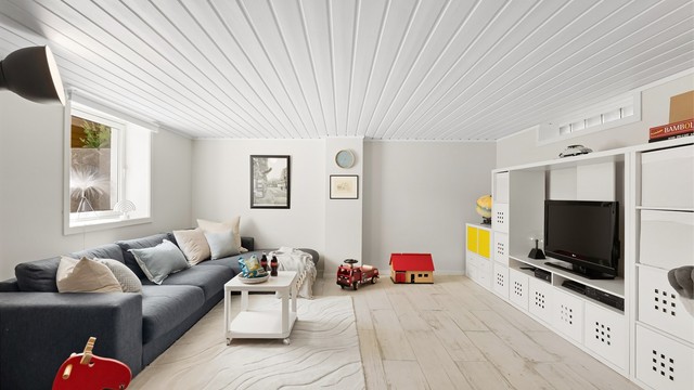 Etasjen er et perfekt tilholdssted for barn og unge, med god plass til lek og aktiviteter.