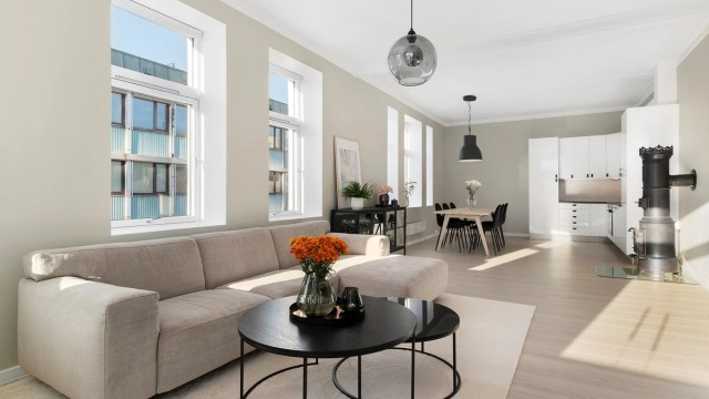 Velkommen til Einarvikgata 1 - presentert av Krogsveen v/eiendomsmegler Robert T. Iversen