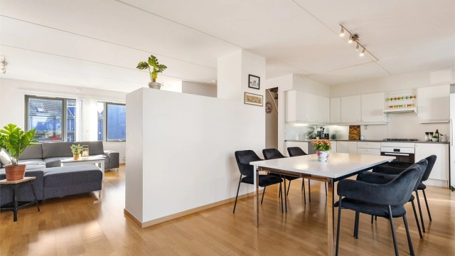 Velkommen til Korpåsen 59B, presentert av Terje Tveit i Krogsveen.