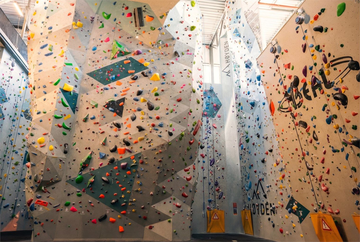 For den aktive ligger Skullerud Sport Senter med blant annet klatrehall kun 10 minutter unna.