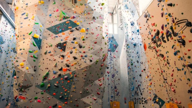 For den aktive ligger Skullerud Sport Senter med blant annet klatrehall kun 10 minutter unna.