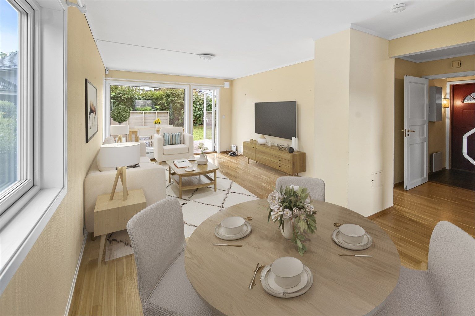 Planløsningen er godt utnyttet og byr på en luftig stue med store vindusflater som slipper inn rikelig med naturlig lys (Bilder er digitalt stylet)