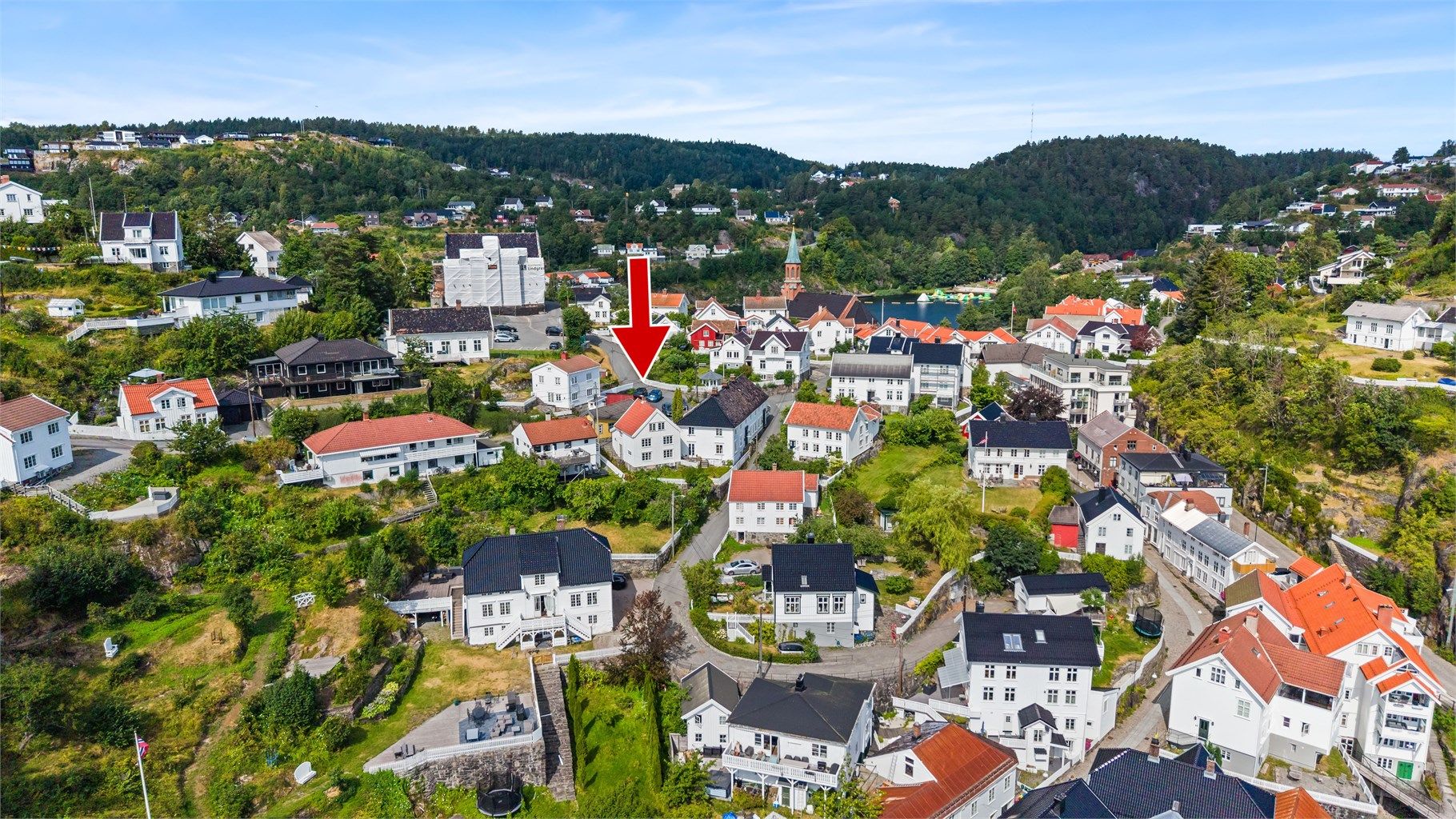 Oversikt over det sentrumsnære og sjarmerende boligområdet.