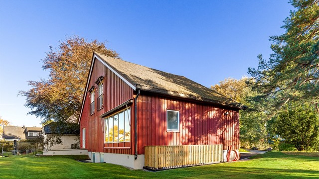 Huset passer for deg som ønsker å og sette ditt eget preg på både stil, planløsning og materialvalg. Her kan du bevare boligens særpreg og kvaliteter, samtidig som du løfter den inn i en ny tid