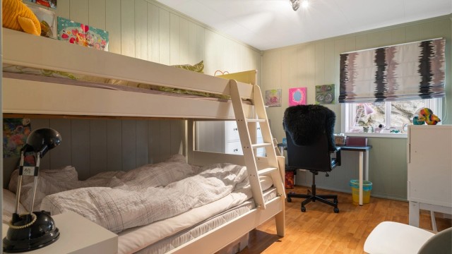 Soverom 2 er på 12 kvm.