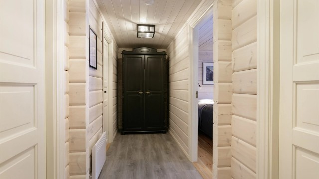 Soveromsgang m/garderobe