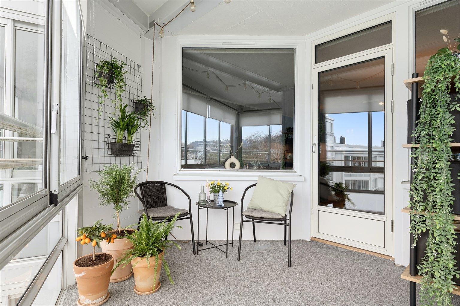 Innglasset balkong med adkomst fra stue