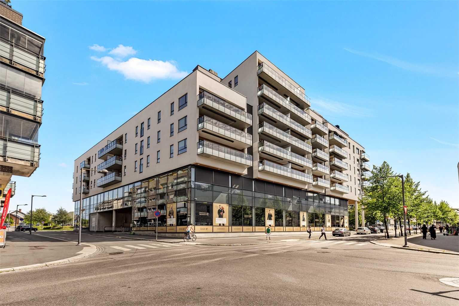 Moderne leilighetsbygg fra 2018, sentralt på Strømmen. 
Foto: René Borghagen