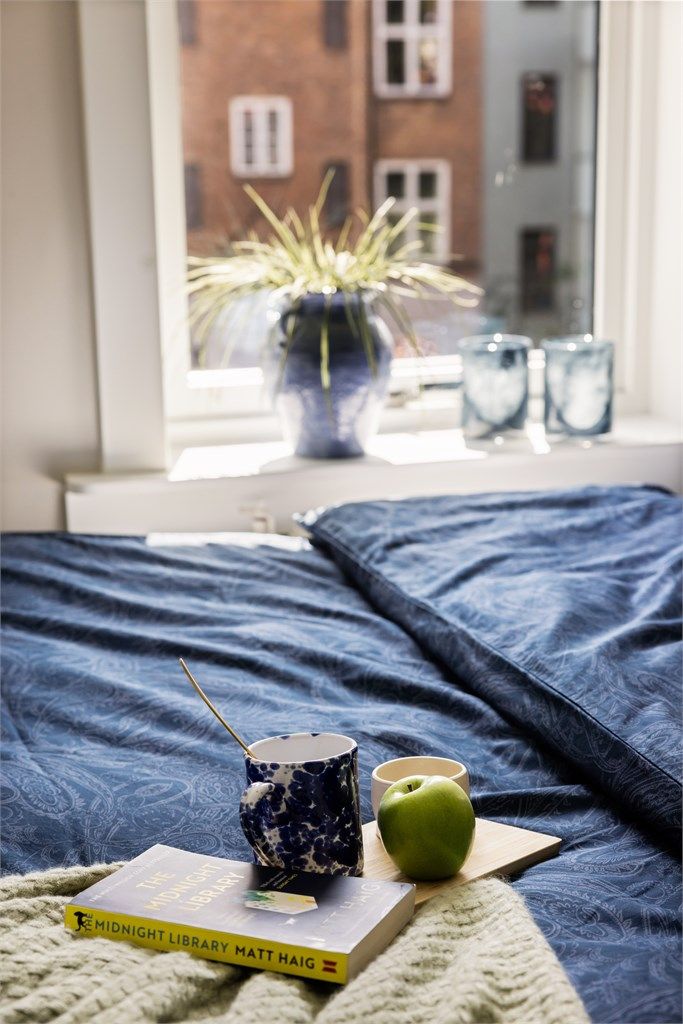 Rommet er malt i moderne og lune farger