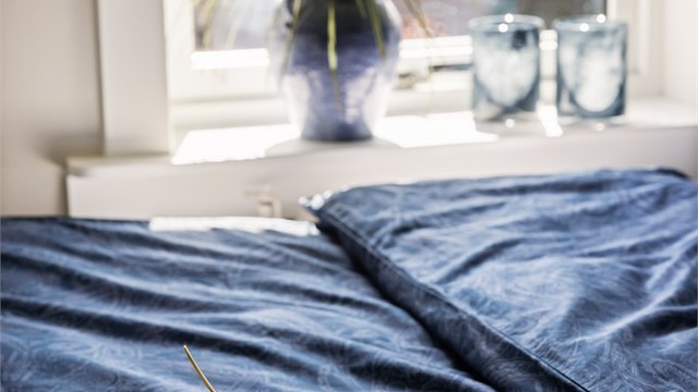 Rommet er malt i moderne og lune farger