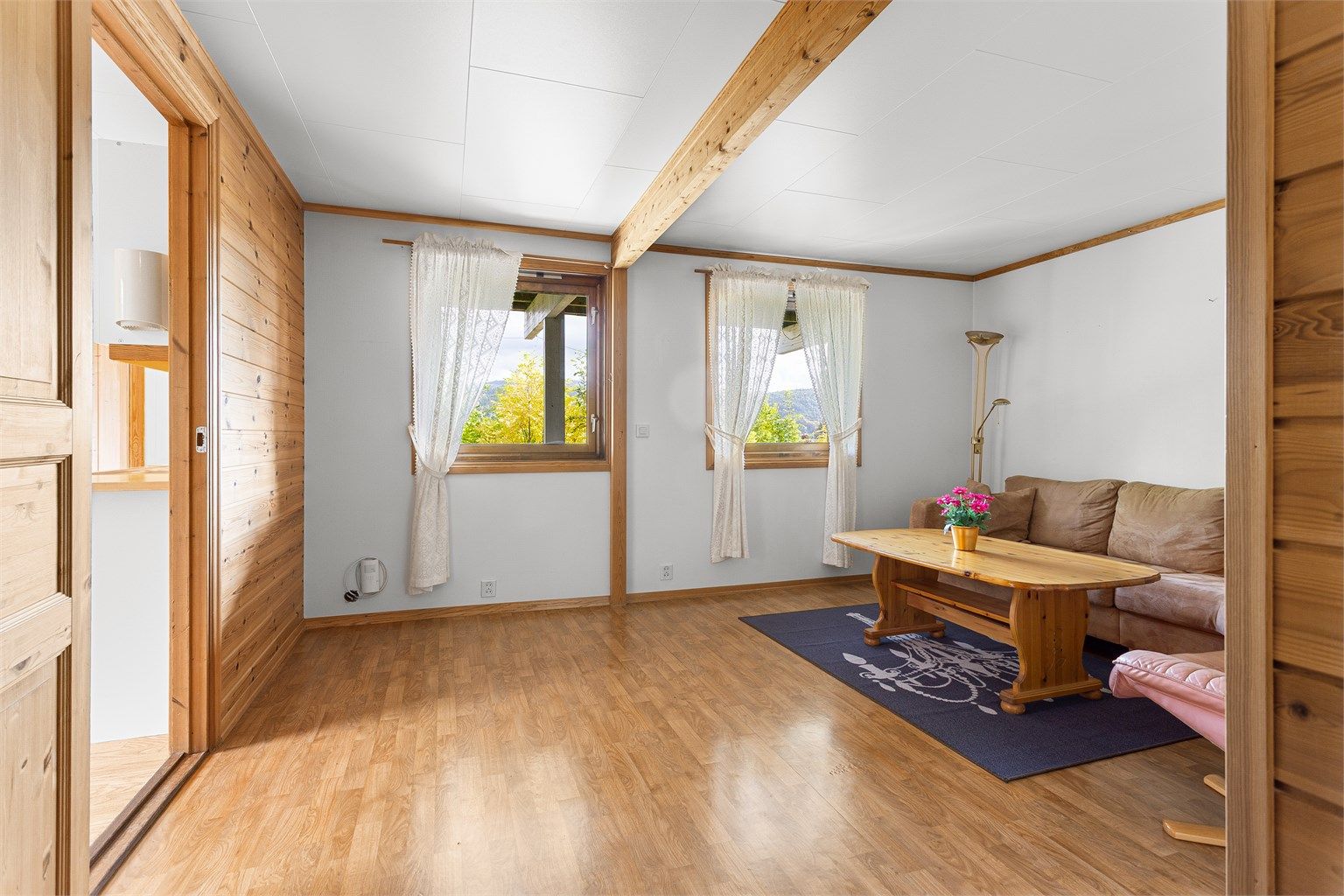 Stue med plass til sofagruppe