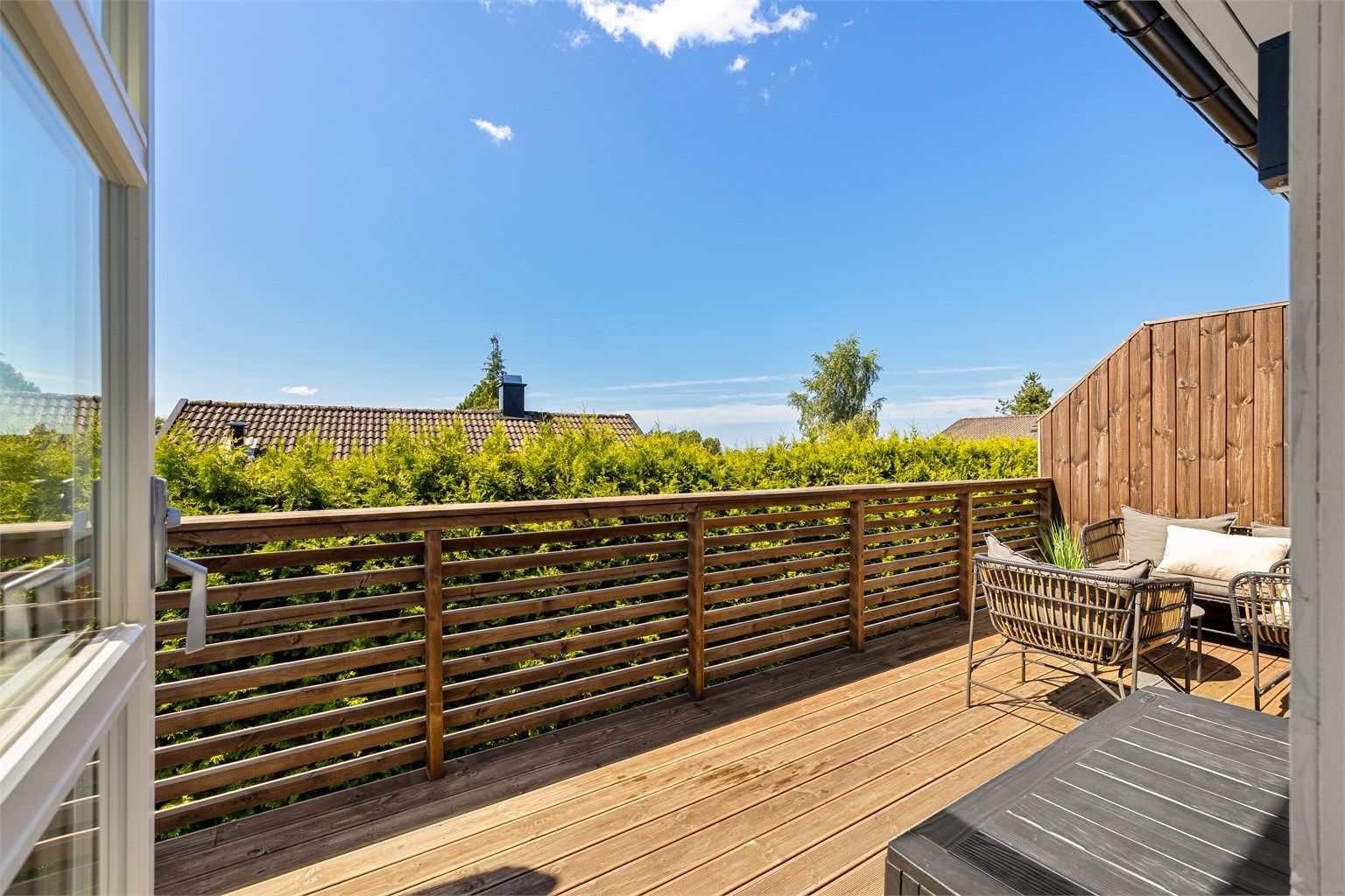 Utgang til balkong fra stuen.