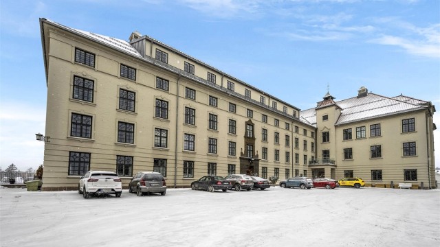 Ringhøyden boligsameie er et unikt boligsameie i spennende bygg med mye historie, og leilighetene er forbeholdt de over 65 år som ønsker en trygg og litt enklere hverdag. Foto: Zovenfra AS