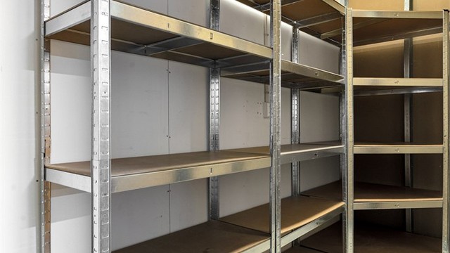 I tillegg til den innvendige boden, disponerer leiligheten en sportsbod på 5 m² i kjelleren (bak garasjeplassen).