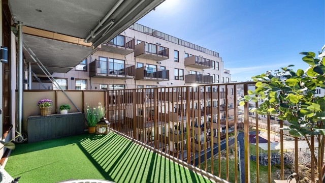 Det er markise for solskjerming på de varmeste dagene.